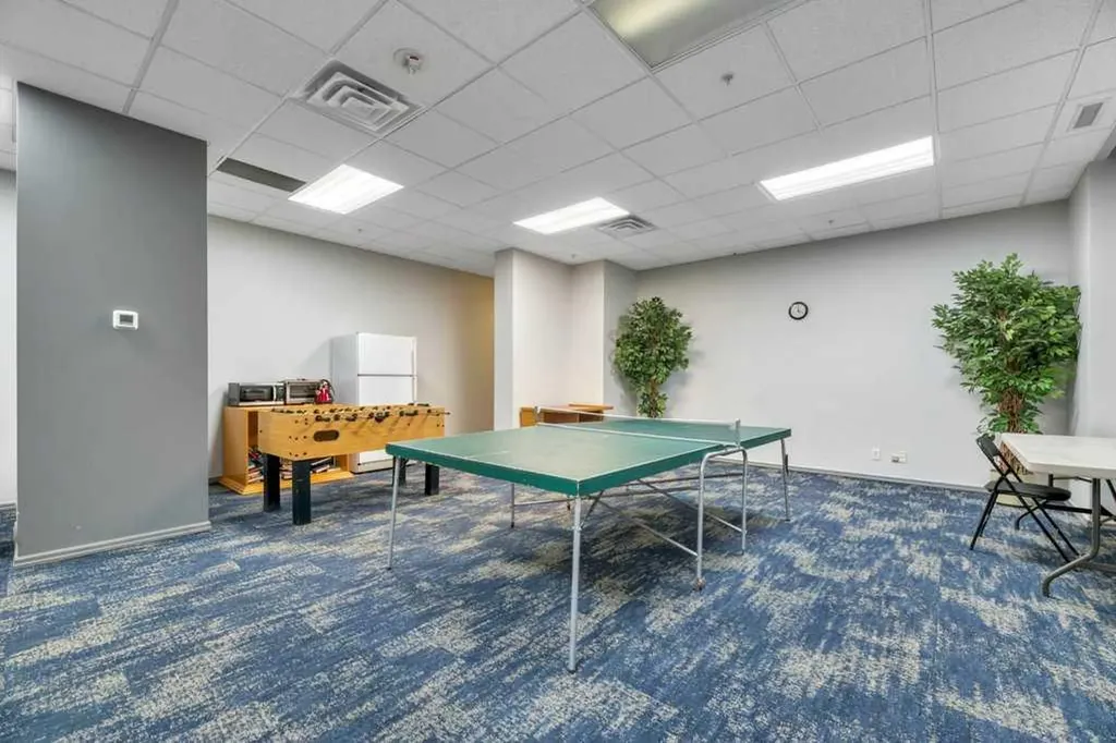 683 10 Street SW Calgary AB T2P 5G3