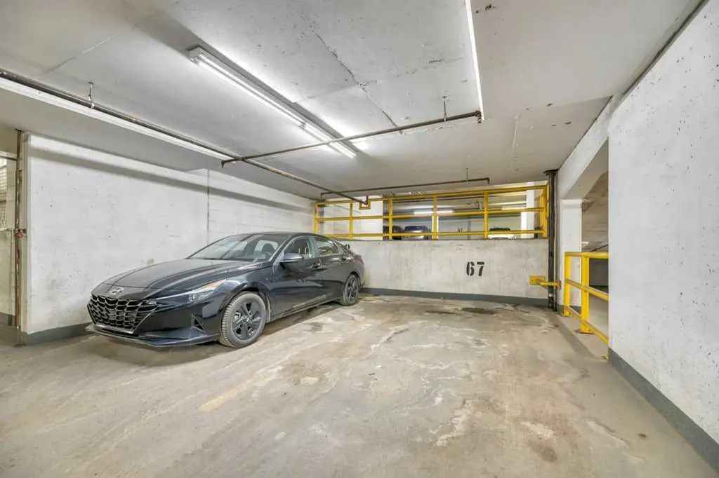 683 10 Street SW Calgary AB T2P 5G3