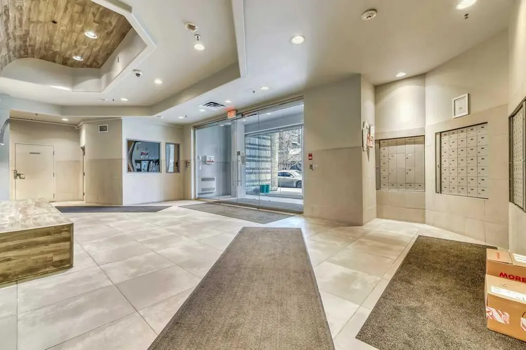 683 10 Street SW Calgary AB T2P 5G3