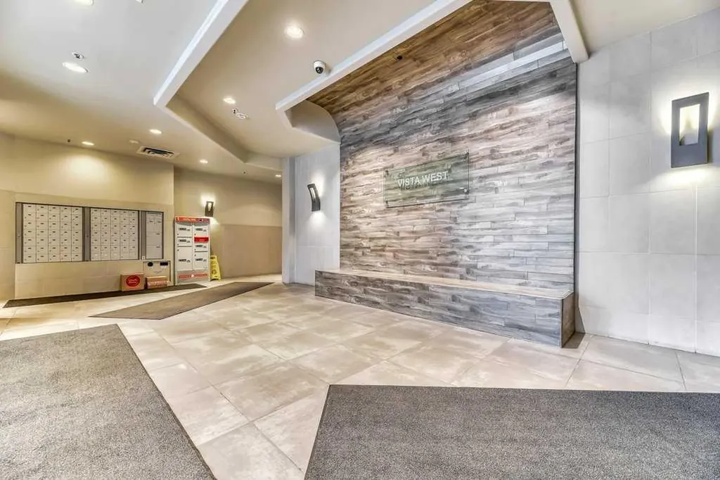 683 10 Street SW Calgary AB T2P 5G3