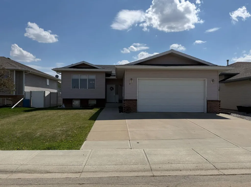 817 Bankview Drive Drumheller AB T0J0Y5