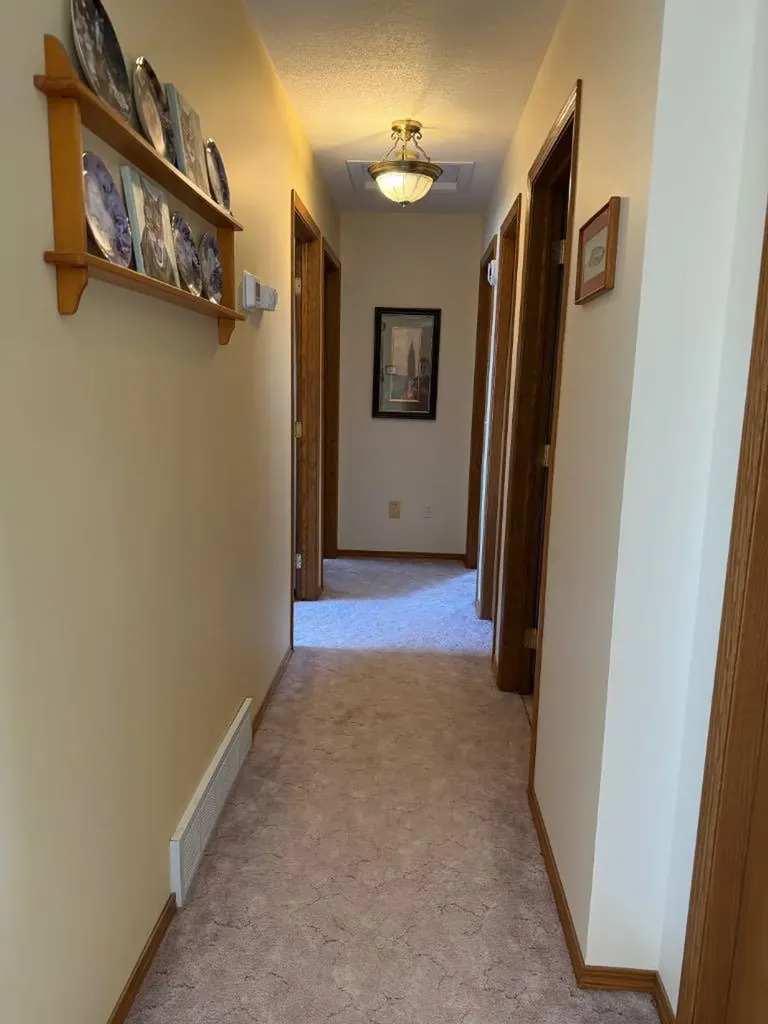 817 Bankview Drive Drumheller AB T0J0Y5