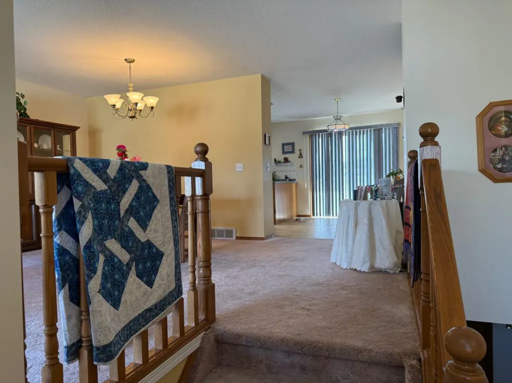 817 Bankview Drive Drumheller AB T0J0Y5