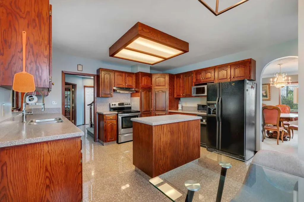 3010 8 Street SW Calgary AB T2T 3A2