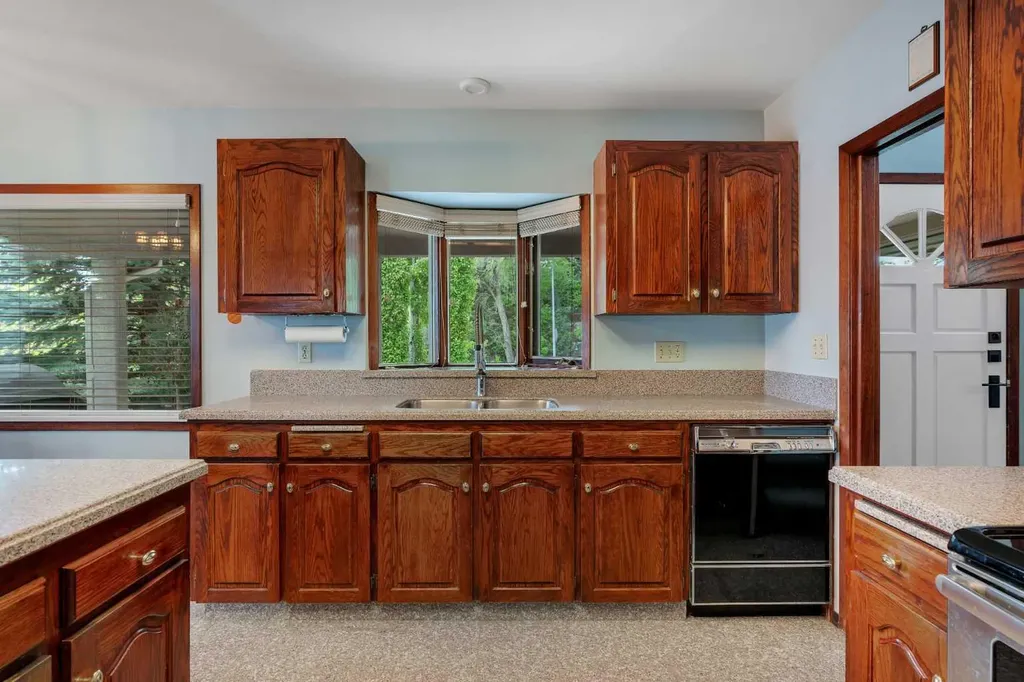 3010 8 Street SW Calgary AB T2T 3A2