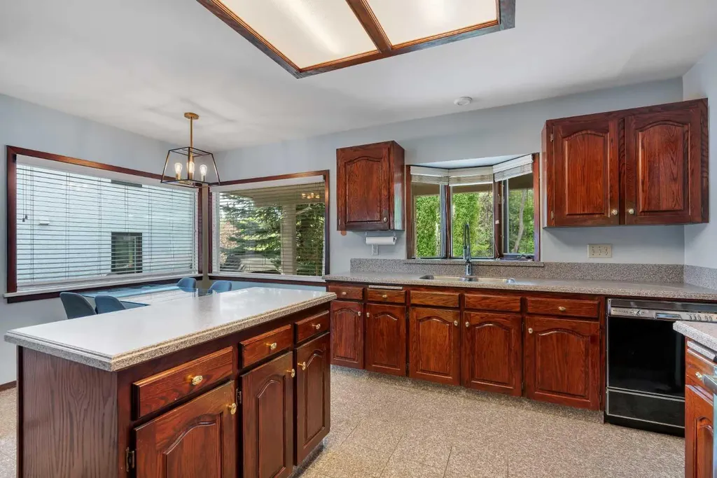 3010 8 Street SW Calgary AB T2T 3A2