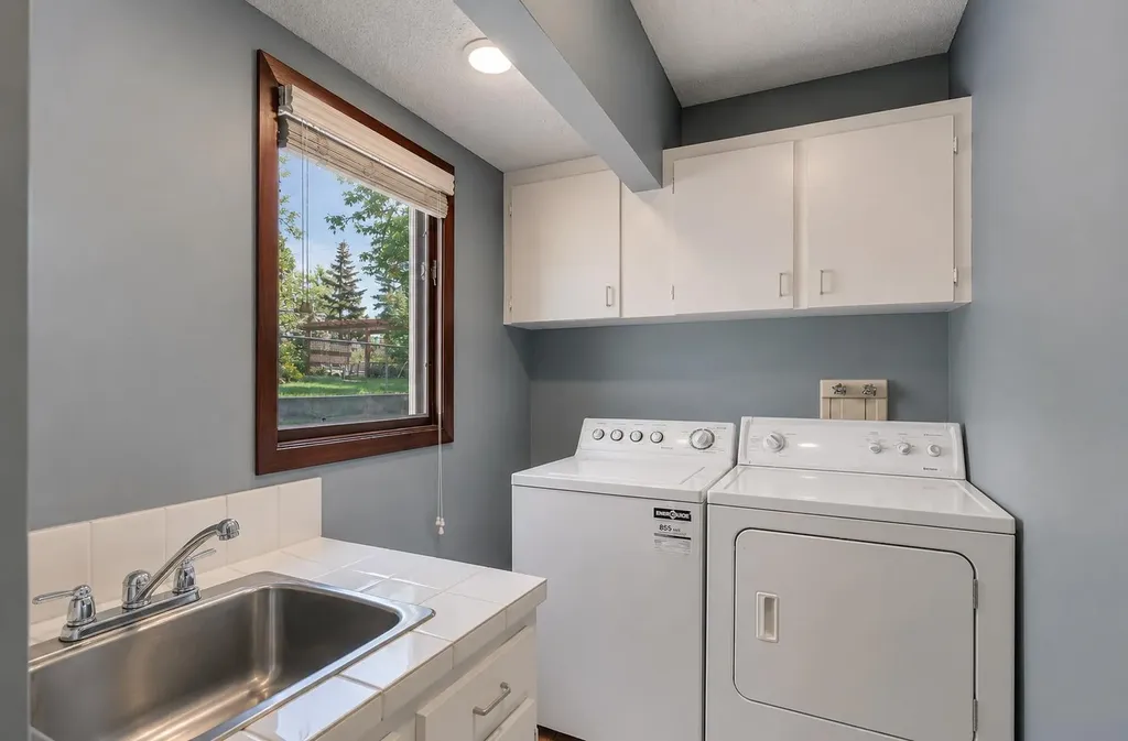 3010 8 Street SW Calgary AB T2T 3A2