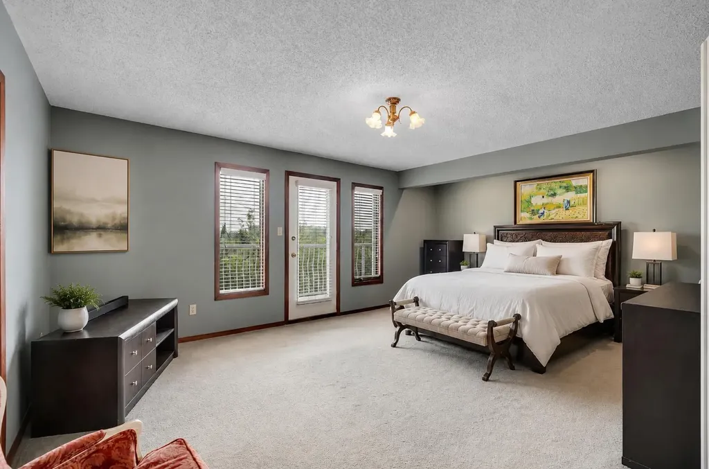 3010 8 Street SW Calgary AB T2T 3A2