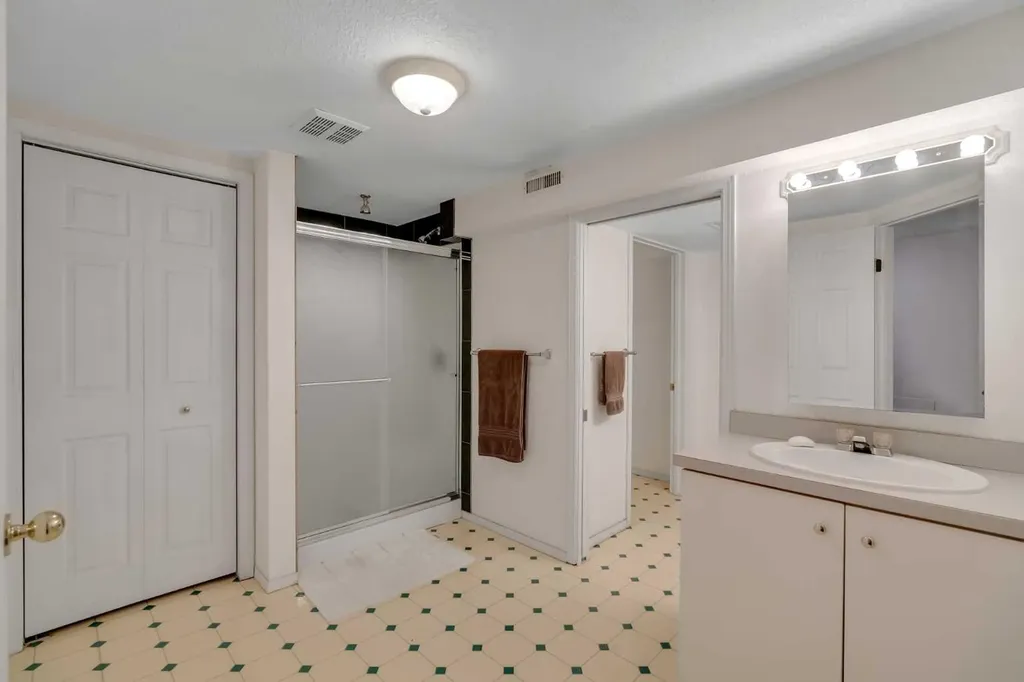 3010 8 Street SW Calgary AB T2T 3A2