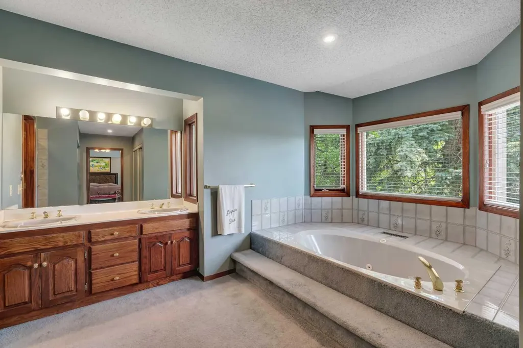 3010 8 Street SW Calgary AB T2T 3A2