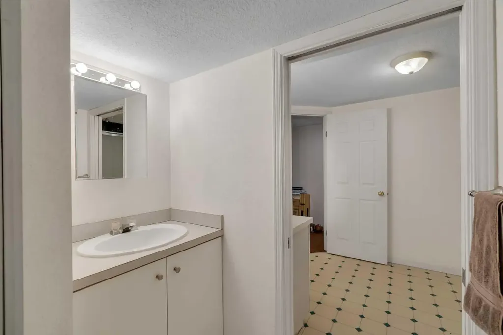 3010 8 Street SW Calgary AB T2T 3A2