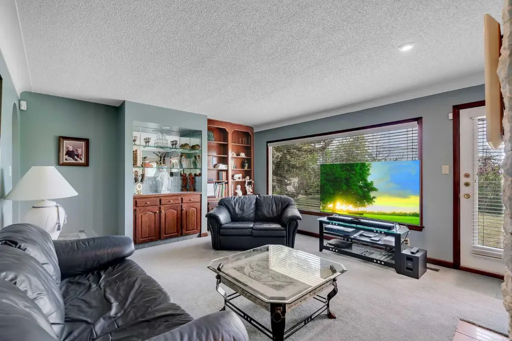 3010 8 Street SW Calgary AB T2T 3A2