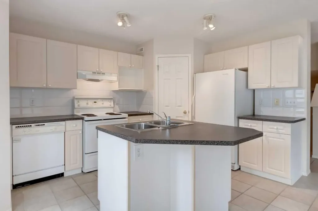 111 Sierra Nevada Way SW Calgary AB T3H 3N1