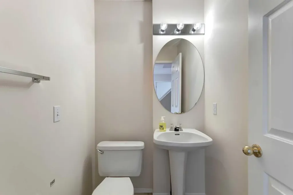 111 Sierra Nevada Way SW Calgary AB T3H 3N1