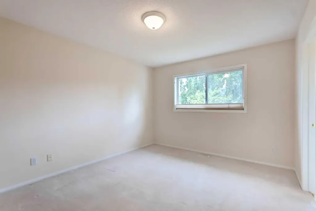 111 Sierra Nevada Way SW Calgary AB T3H 3N1