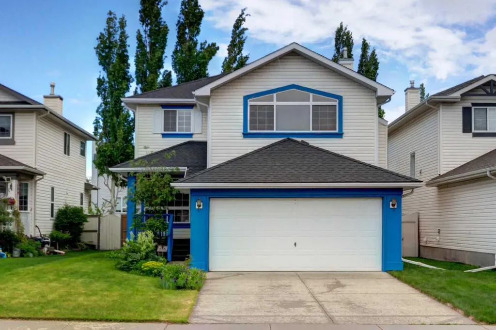 111 Sierra Nevada Way SW Calgary AB T3H 3N1