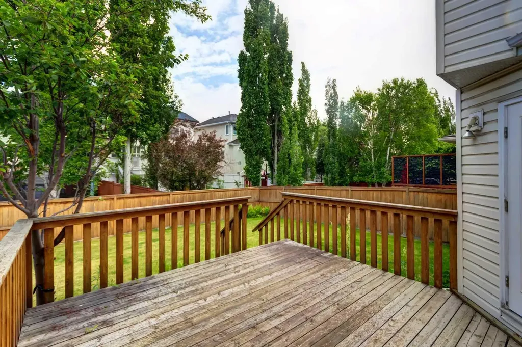 111 Sierra Nevada Way SW Calgary AB T3H 3N1