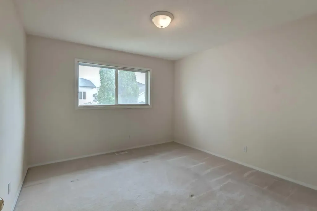 111 Sierra Nevada Way SW Calgary AB T3H 3N1