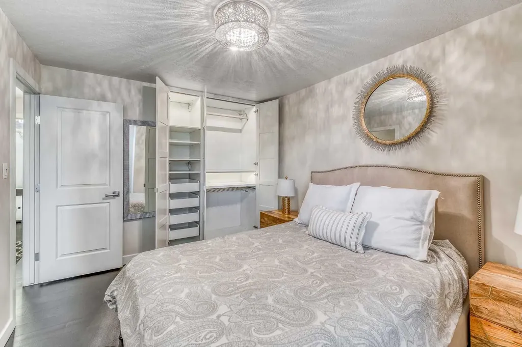1309 14 Avenue SW Calgary AB T3C 0W3