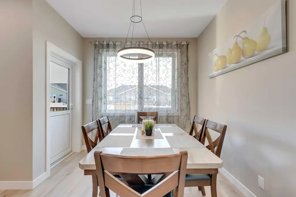 18 Athens Place Blackfalds AB T4M 0N4