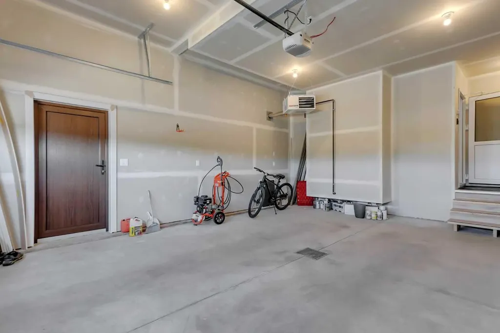 18 Athens Place Blackfalds AB T4M 0N4
