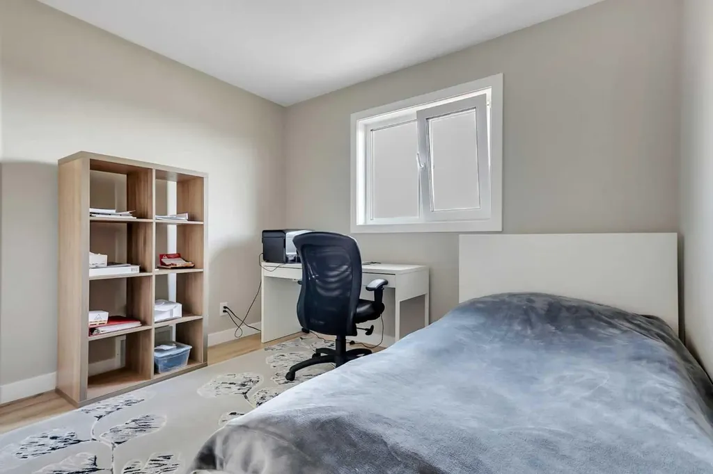 18 Athens Place Blackfalds AB T4M 0N4