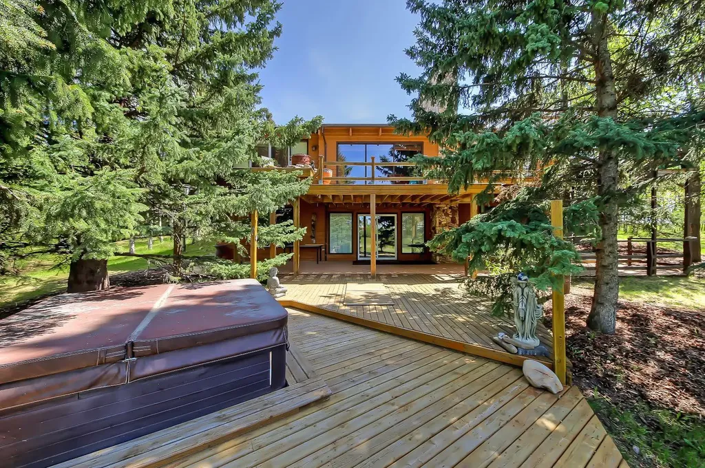 75 Anatapi Lane SW Calgary AB T3H 4G2