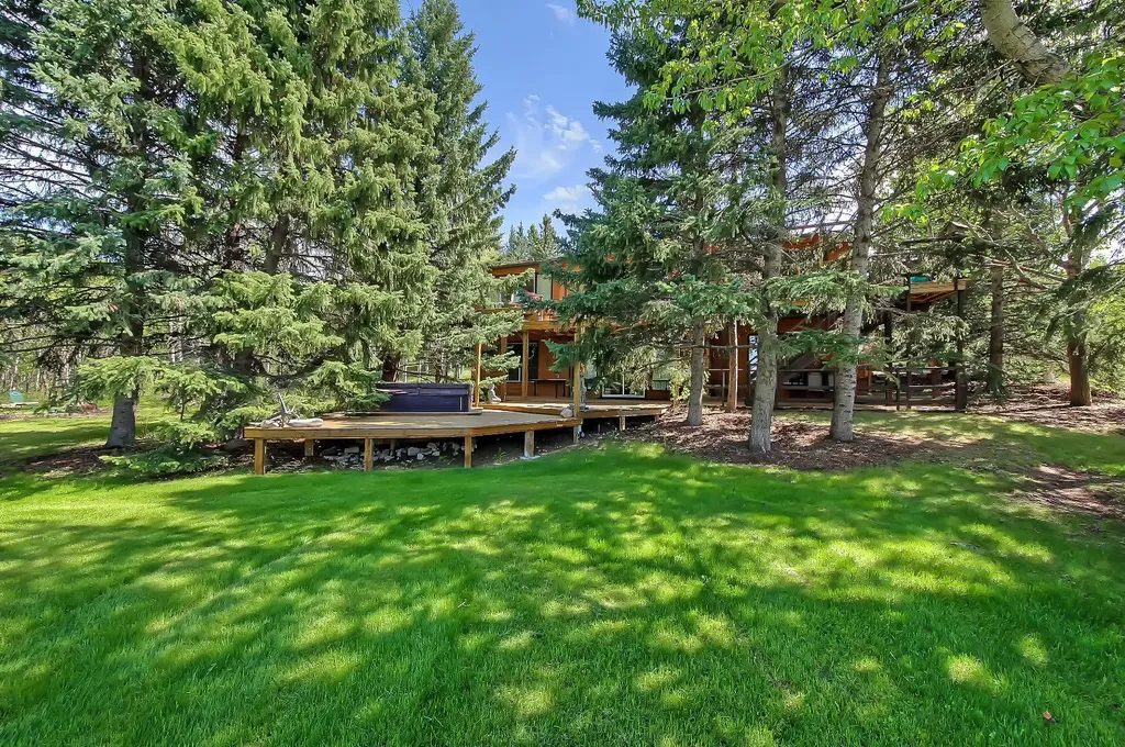 75 Anatapi Lane SW Calgary AB T3H 4G2