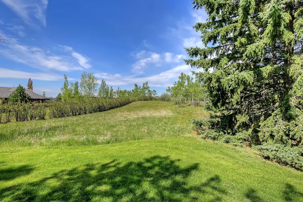 75 Anatapi Lane SW Calgary AB T3H 4G2