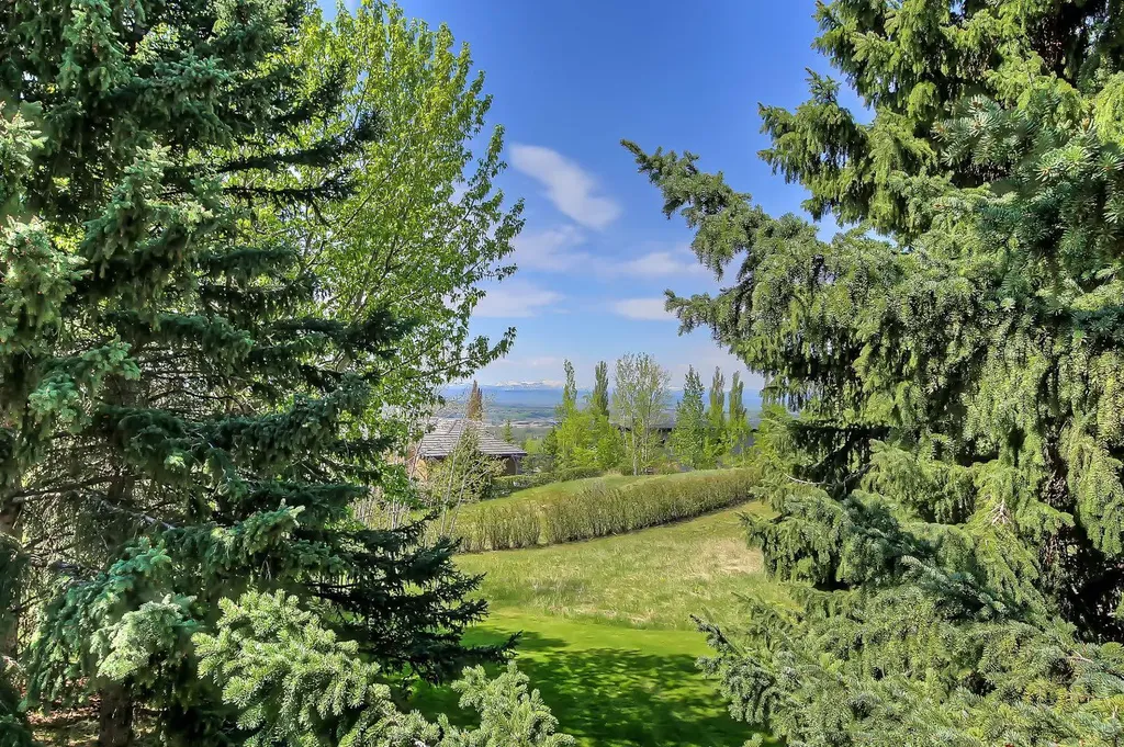 75 Anatapi Lane SW Calgary AB T3H 4G2