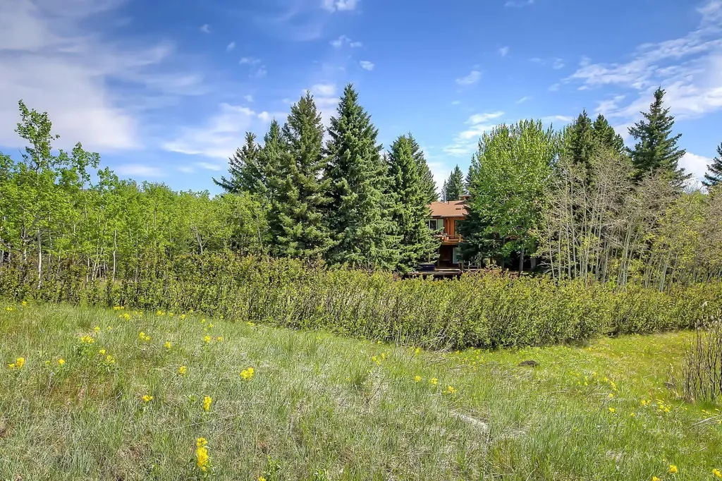 75 Anatapi Lane SW Calgary AB T3H 4G2