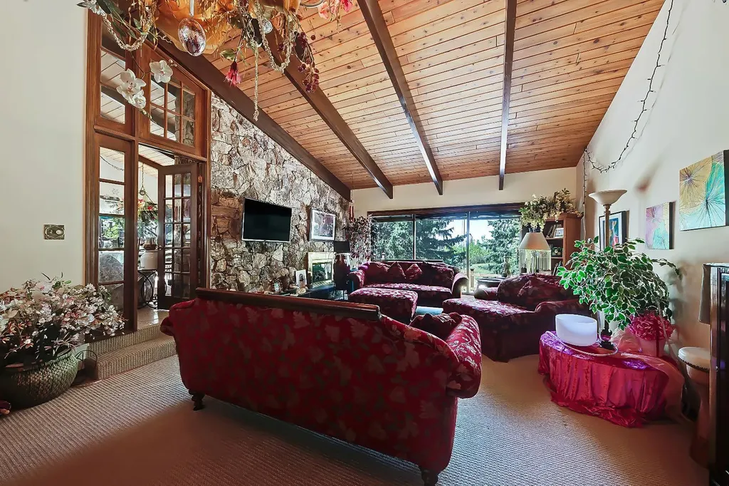 75 Anatapi Lane SW Calgary AB T3H 4G2
