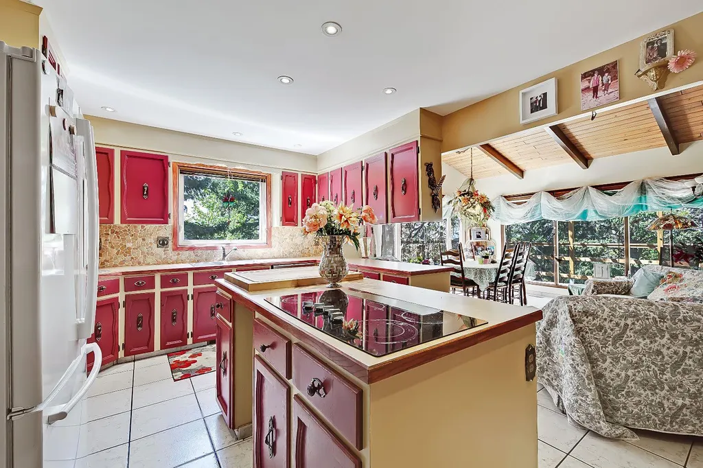 75 Anatapi Lane SW Calgary AB T3H 4G2