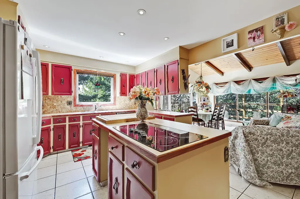 75 Anatapi Lane SW Calgary AB T3H 4G2