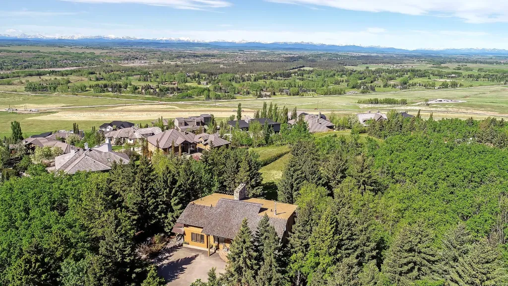 75 Anatapi Lane SW Calgary AB T3H 4G2