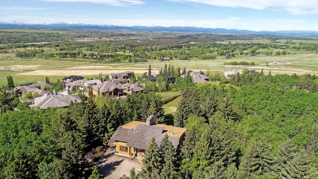 75 Anatapi Lane SW Calgary AB T3H 4G2