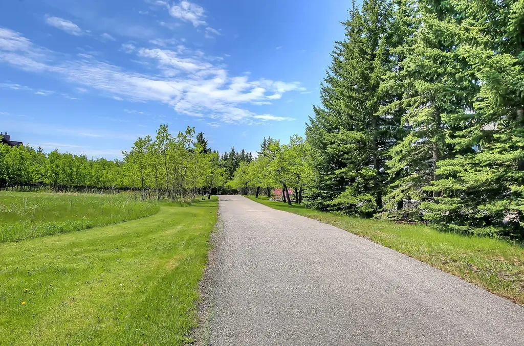 75 Anatapi Lane SW Calgary AB T3H 4G2