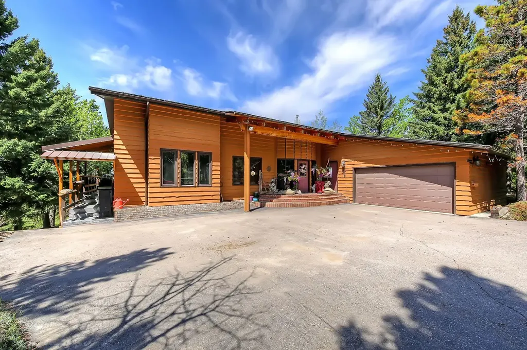 75 Anatapi Lane SW Calgary AB T3H 4G2