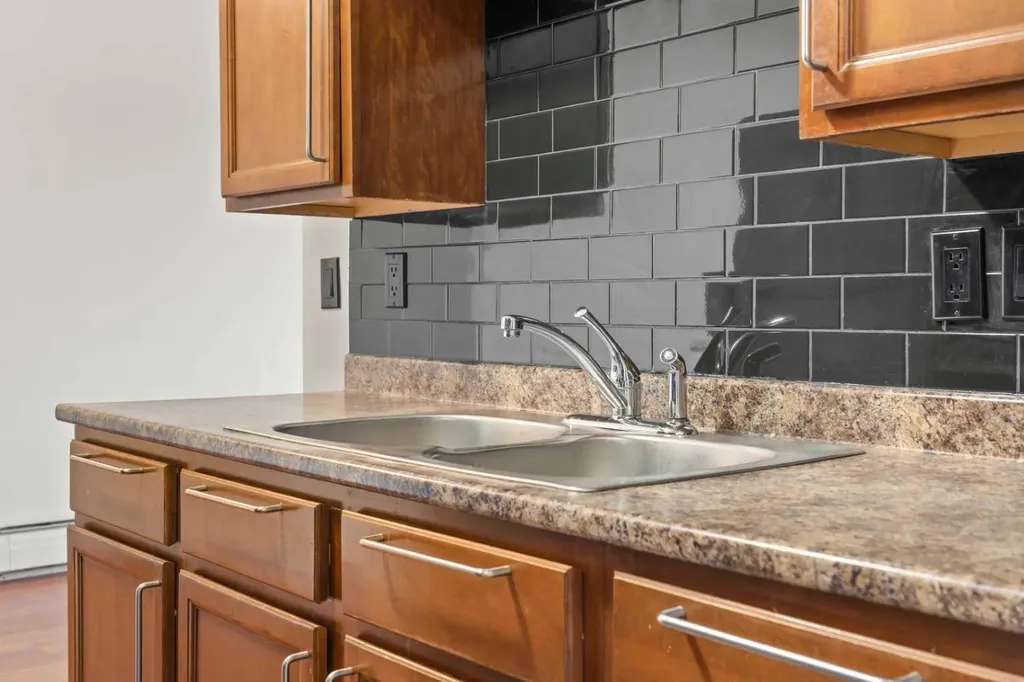 1513 26 Avenue SW Calgary AB T2T 1C4