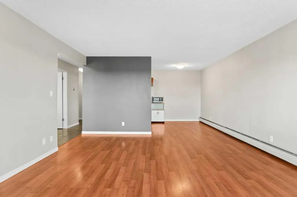 1513 26 Avenue SW Calgary AB T2T 1C4