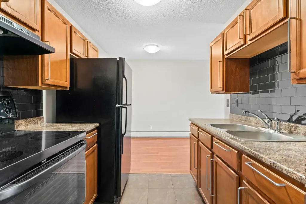 1513 26 Avenue SW Calgary AB T2T 1C4
