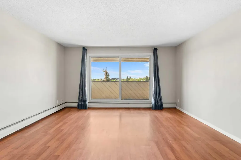 1513 26 Avenue SW Calgary AB T2T 1C4