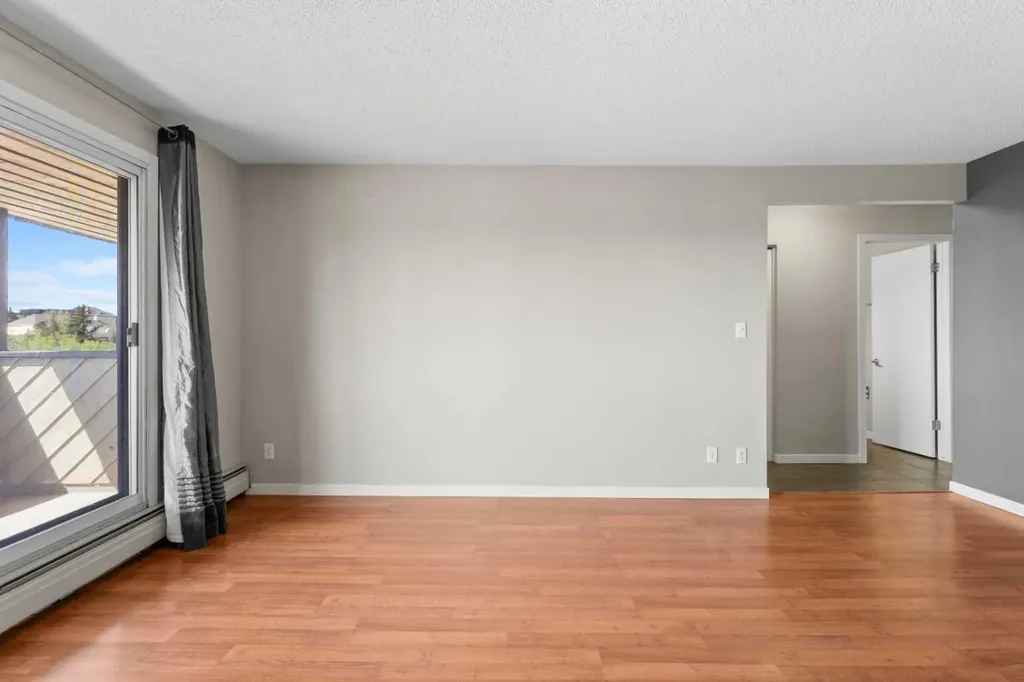 1513 26 Avenue SW Calgary AB T2T 1C4