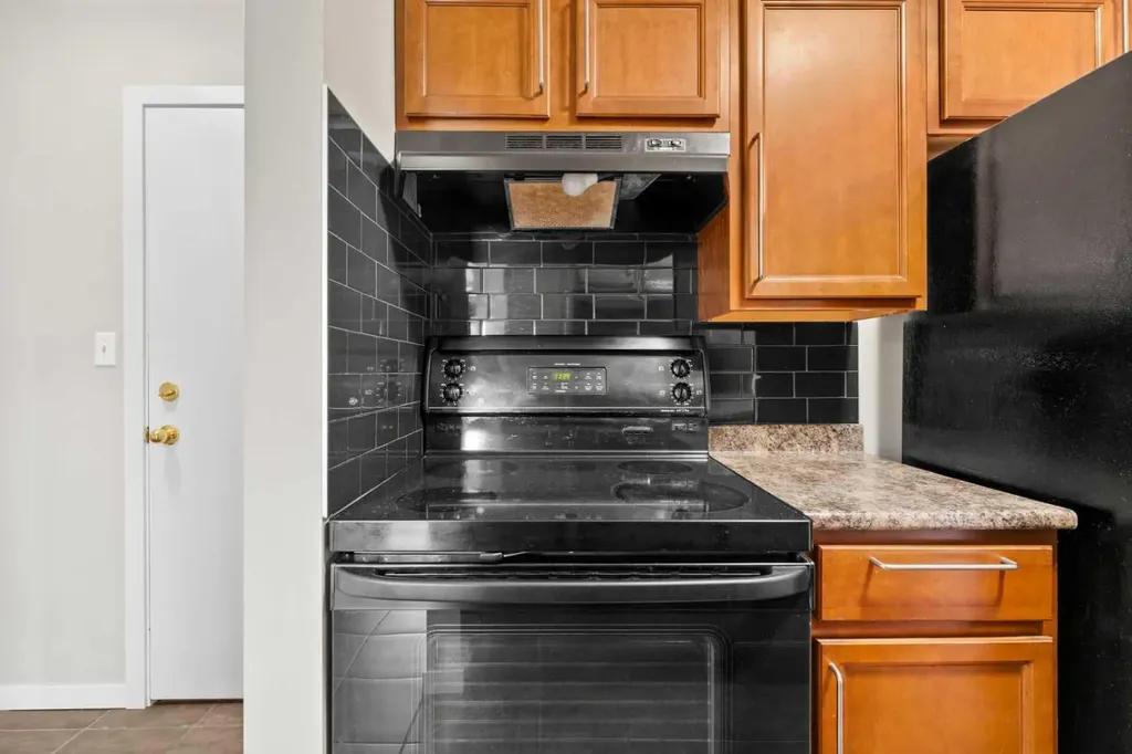 1513 26 Avenue SW Calgary AB T2T 1C4