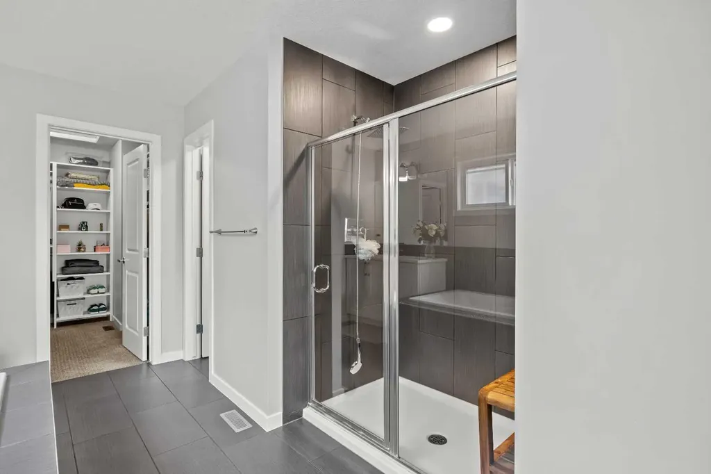 123 Masters Rise SE Calgary AB T3M 2L5