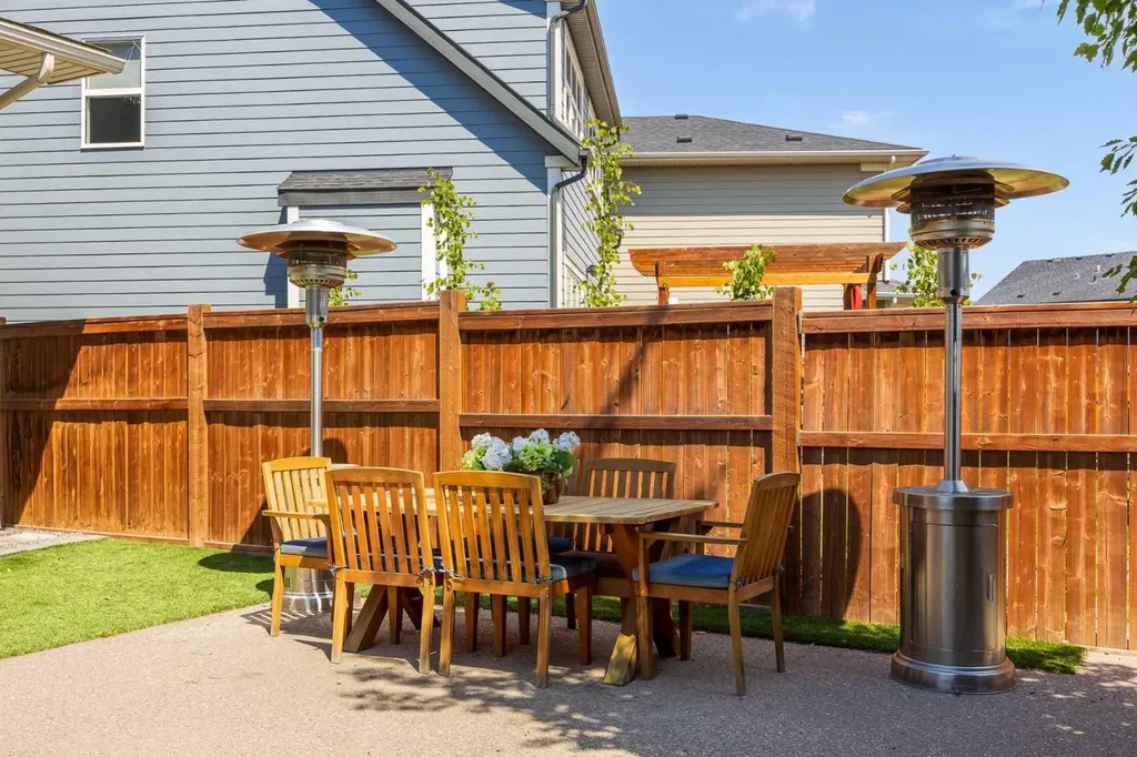 123 Masters Rise SE Calgary AB T3M 2L5