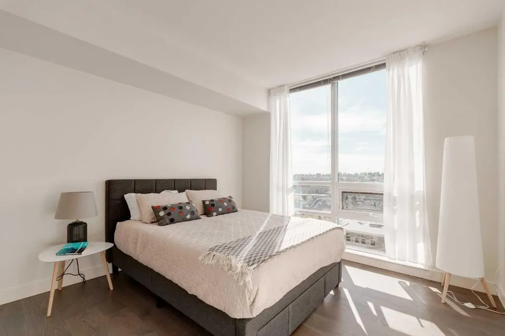 1118 12 Avenue SW Calgary AB T2R 0P4