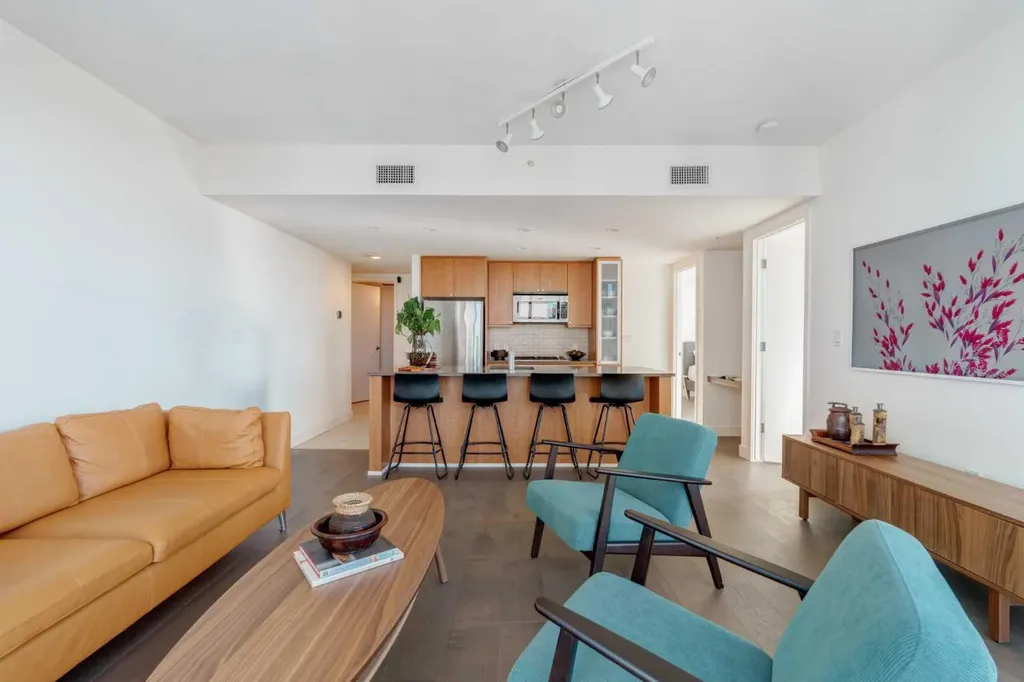 1118 12 Avenue SW Calgary AB T2R 0P4