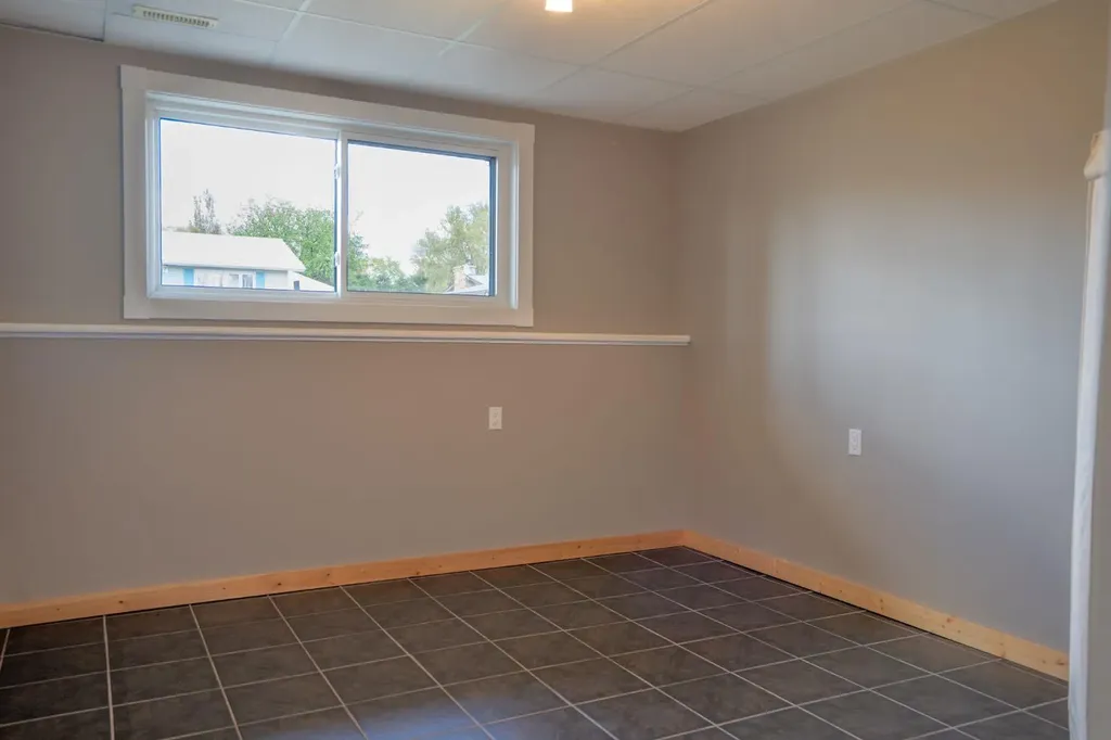5607 48 Avenue Lacombe AB T4L 1M7