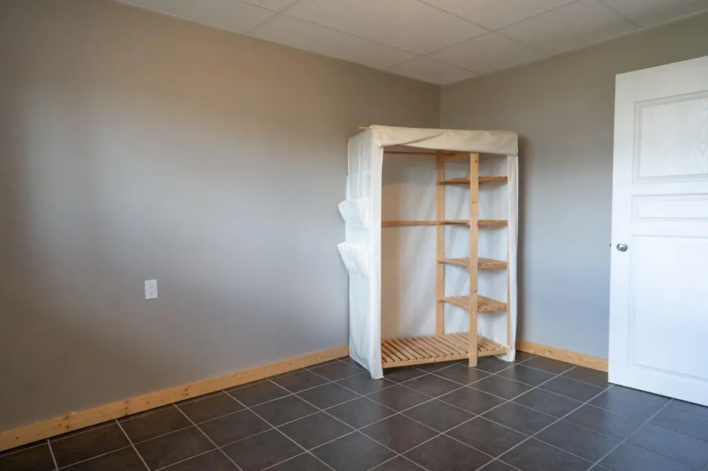 5607 48 Avenue Lacombe AB T4L 1M7